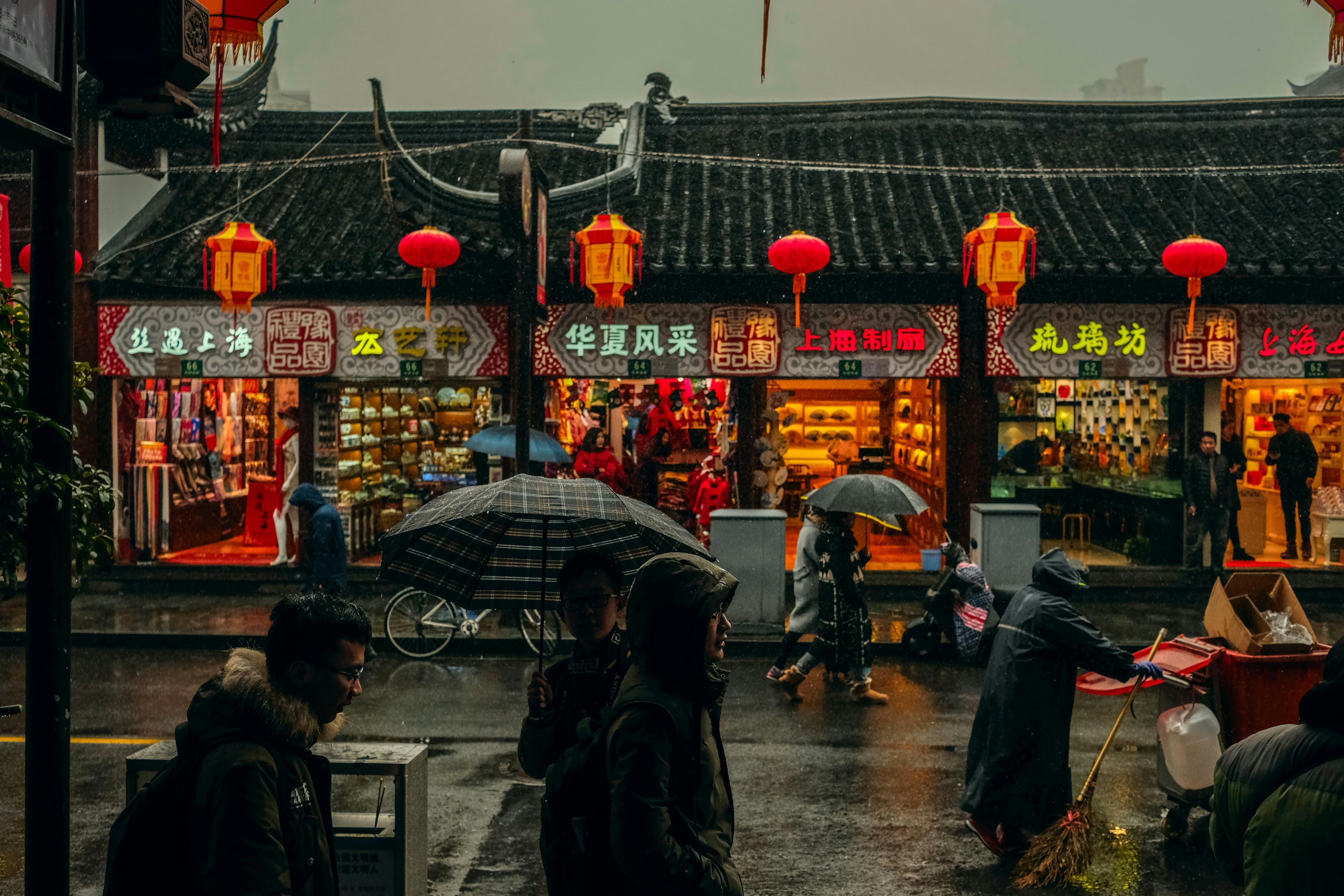 Travel guides in China